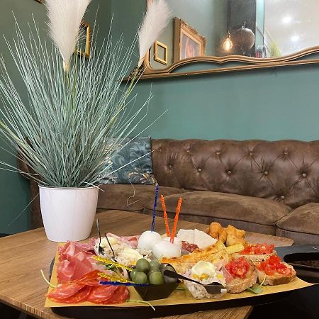 B&B Caffe Retro' Cisterna di Latina Εξωτερικό φωτογραφία