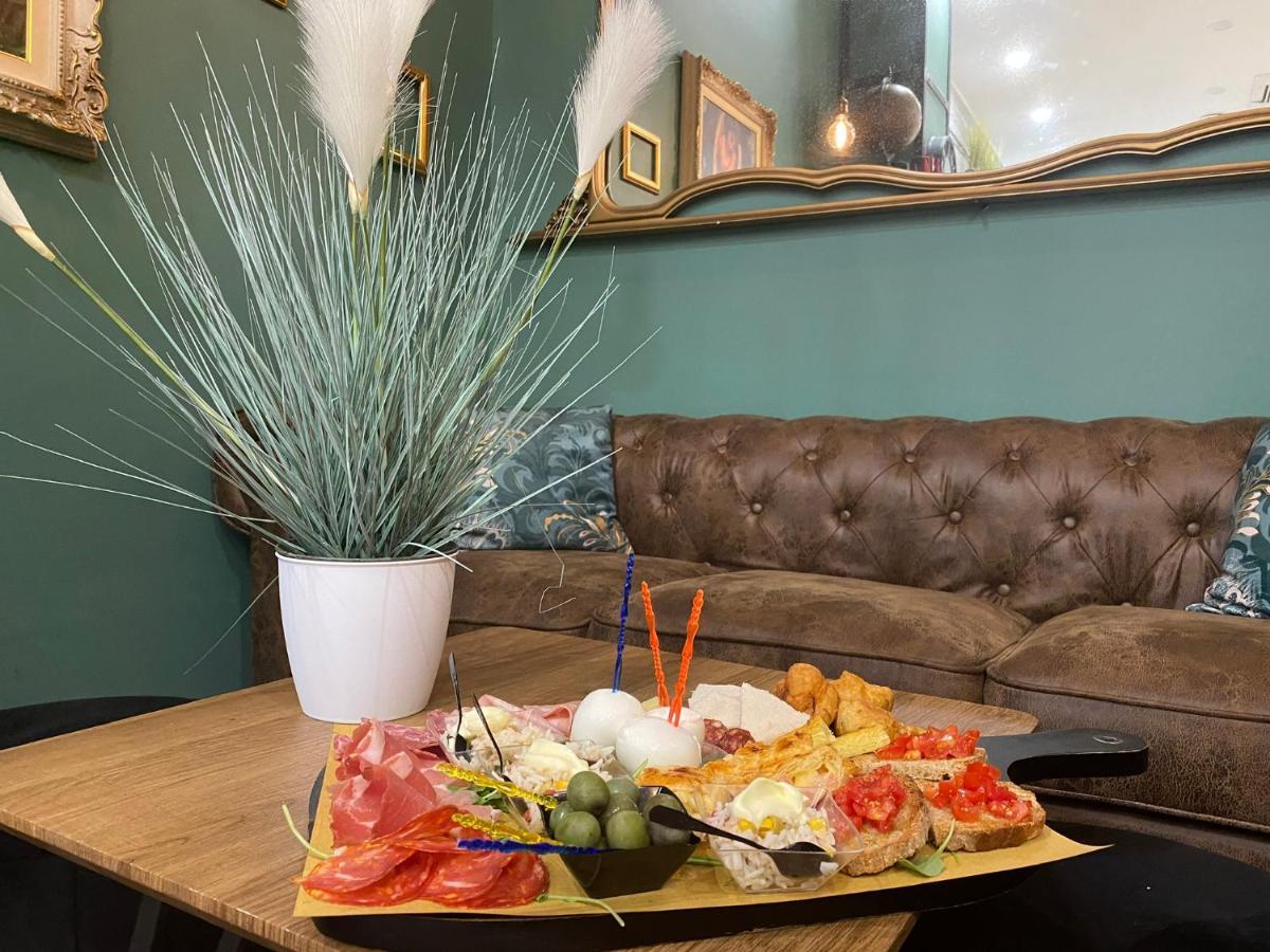B&B Caffe Retro' Cisterna di Latina Εξωτερικό φωτογραφία